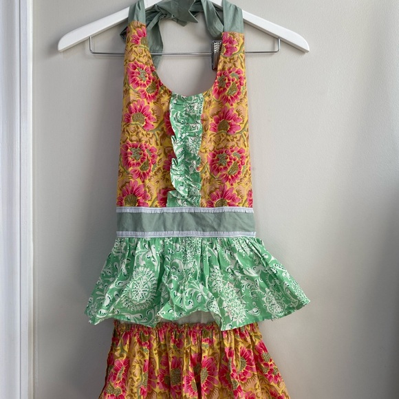 Grannies Patchwork Floral Ruffle Spring Apron - Picture 2 of 6